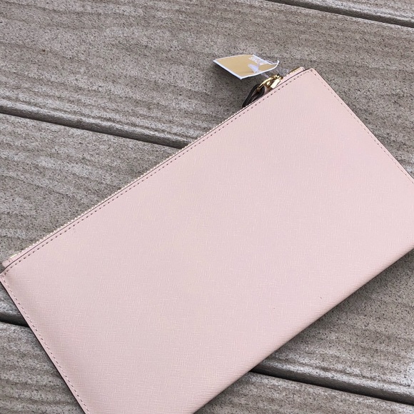 NWT Michael Kors perforated zip wristlet - Picture 3 of 6